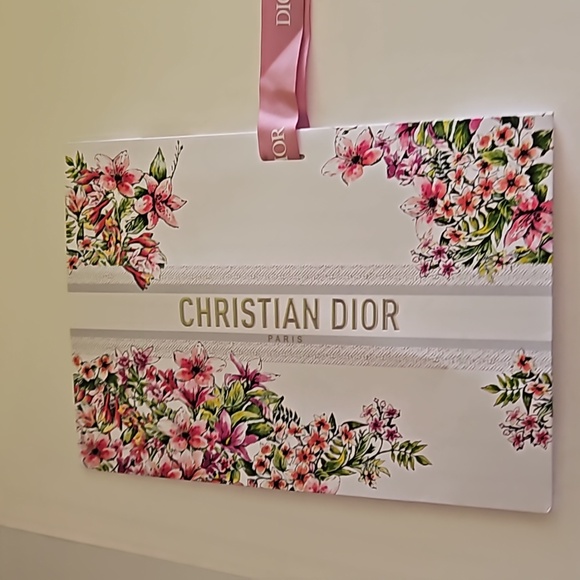 NWT Dior flower gift bag with pink logo ties 💗 - Picture 3 of 5